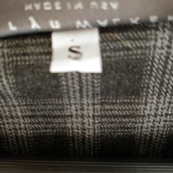 Asymmetrical Hem Bryn walker - Picture 3 of 6